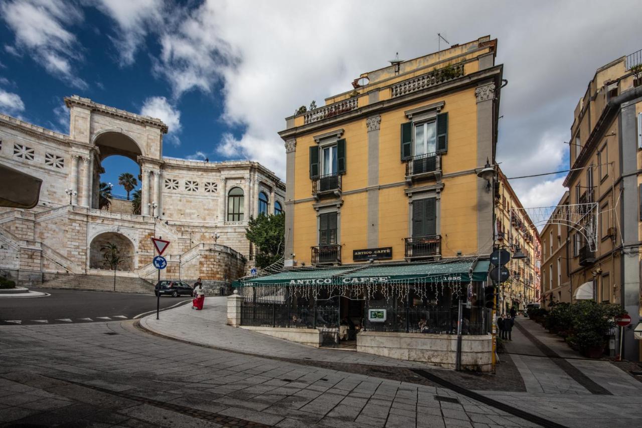Right House Di Via Sulis - Best Neighborhood In The Town Cagliari Luaran gambar